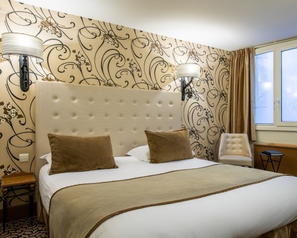 Hotel des Ducs D’Anjou Paris – Quadruple Room
