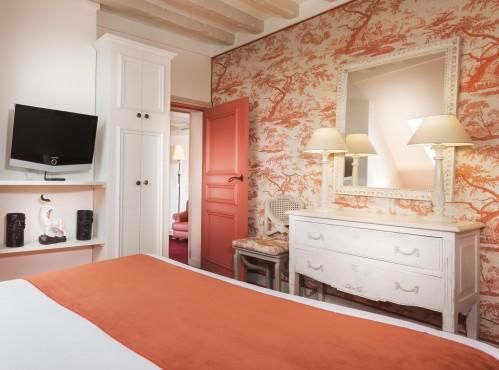 Hôtel des Ducs D’Anjou – Deluxe Suite Room in Paris boutique hotel
